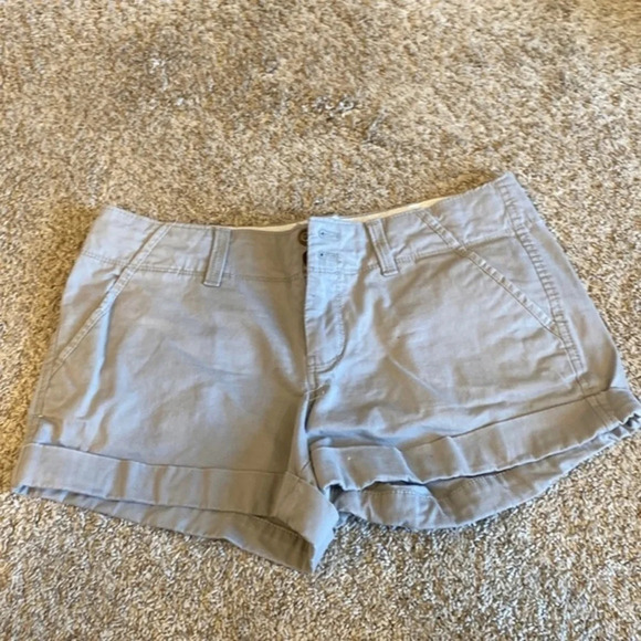 Old Navy Women’s gray shorts size 4 - Picture 2 of 8